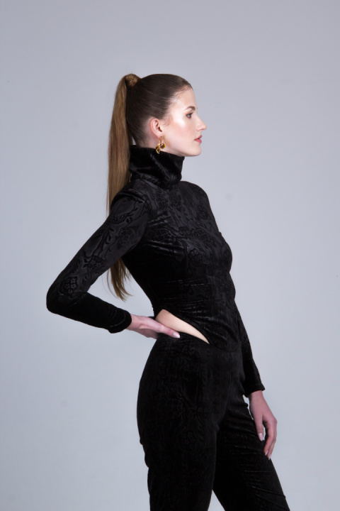 Eleganckie body z tłoczonego aksamitu Eleganckie body z tłoczonego aksamitu
